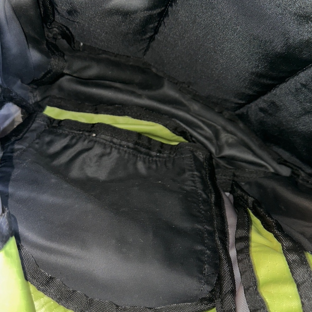 LL Bean chartreuse nylon back pack - Picture 4 of 12